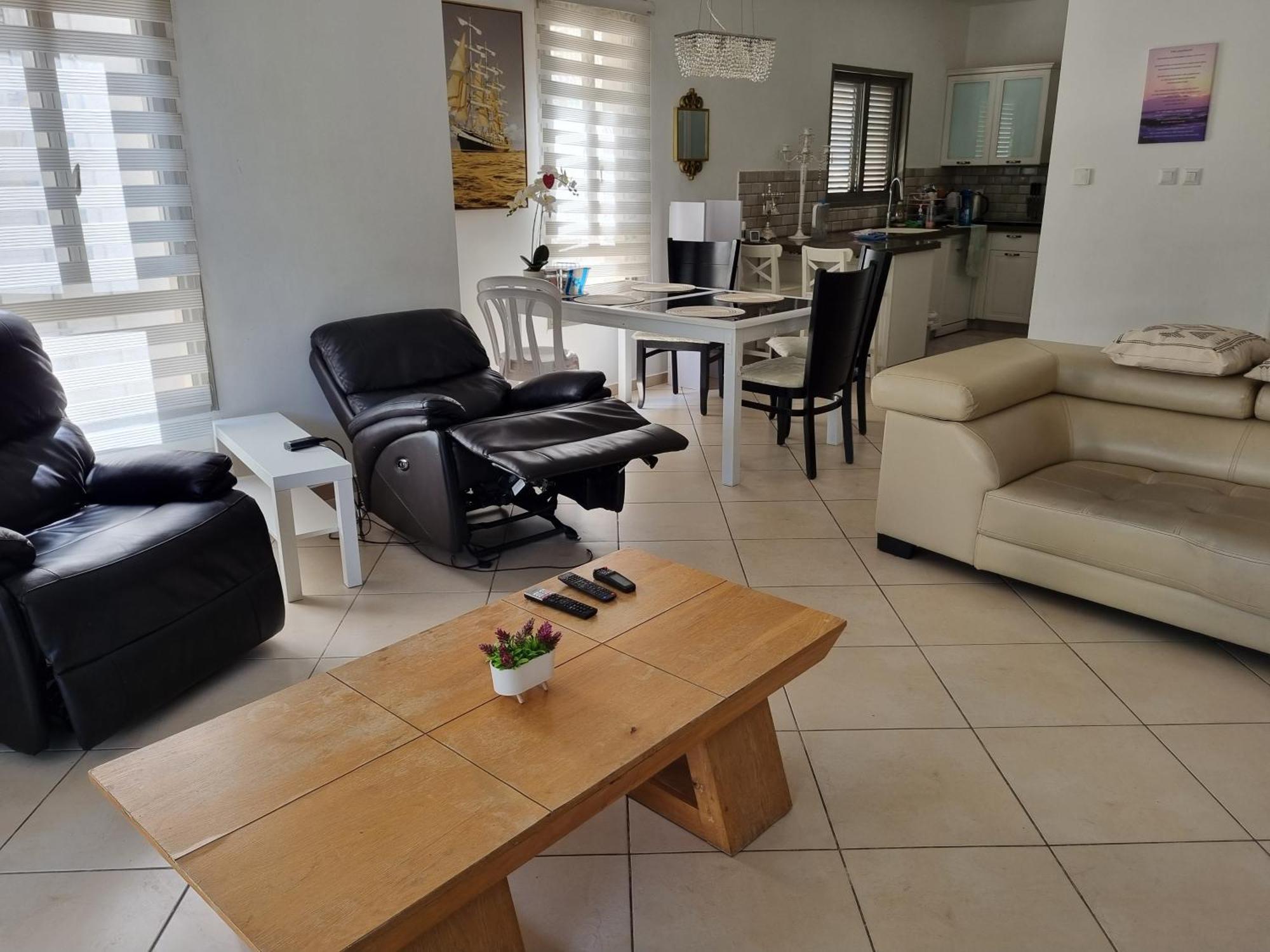 Turdeluxe Company Large 4 Bedroom Apartement In Central Rehovot Exterior foto