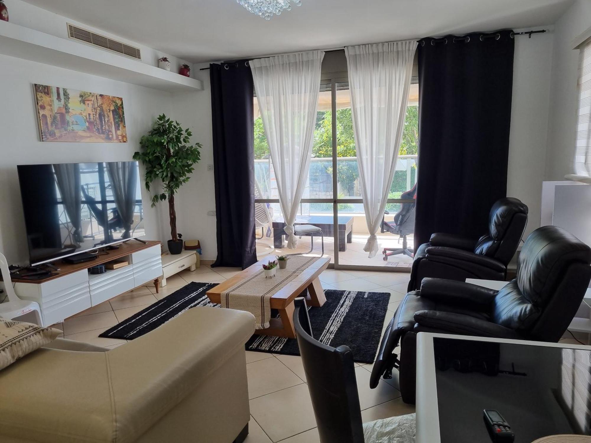 Turdeluxe Company Large 4 Bedroom Apartement In Central Rehovot Exterior foto